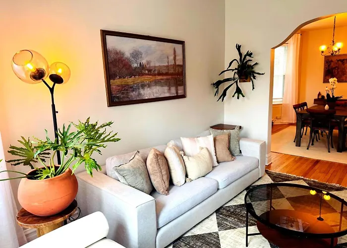 Stunning 3 Bedrooms 2 Bathrooms Getaway Chicago! Apartment