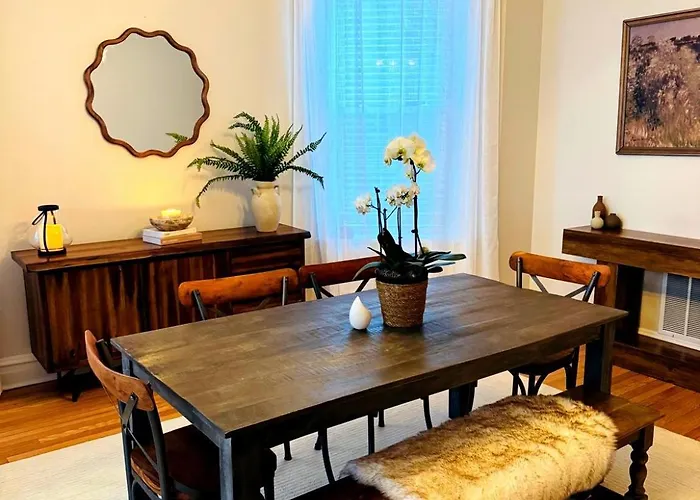 Stunning 3 Bedrooms 2 Bathrooms Getaway Chicago! Apartment