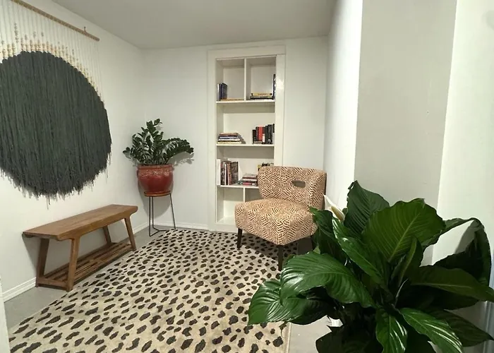 Apartment Stunning 3 Bedrooms 2 Bathrooms Getaway Chicago! *